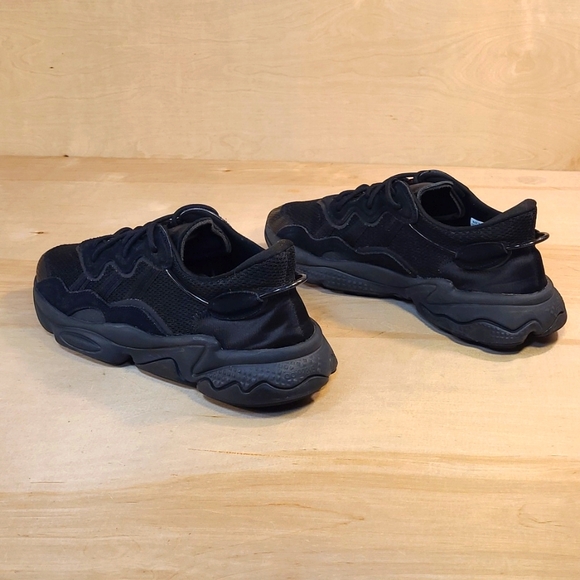 Adidas Original Ozweego Black Athletic Shoes - Picture 5 of 11